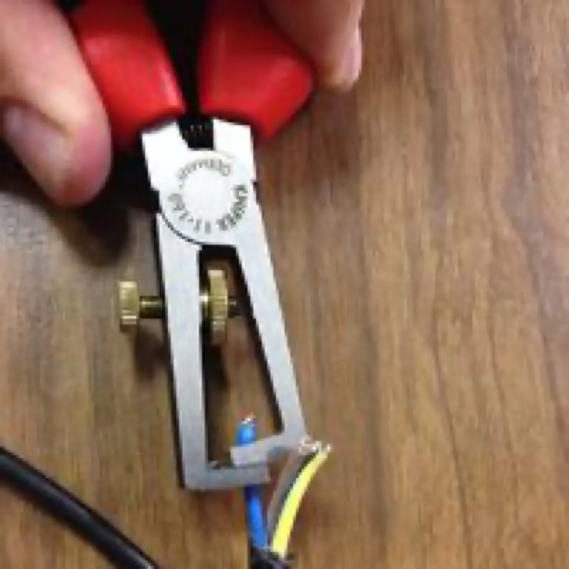 The insulation is removed completely at the front end of the conductor The insulation is removed completely at the front end of the conductor
