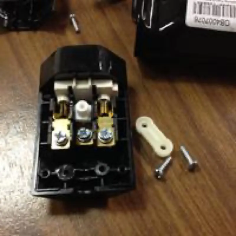 The screws at the entry have to be loosened. The screws at the entry have to be loosened.
