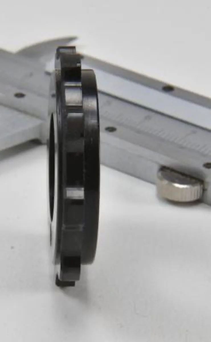 A simple Elna disc with left-right movement information A simple Elna disc with left-right movement information